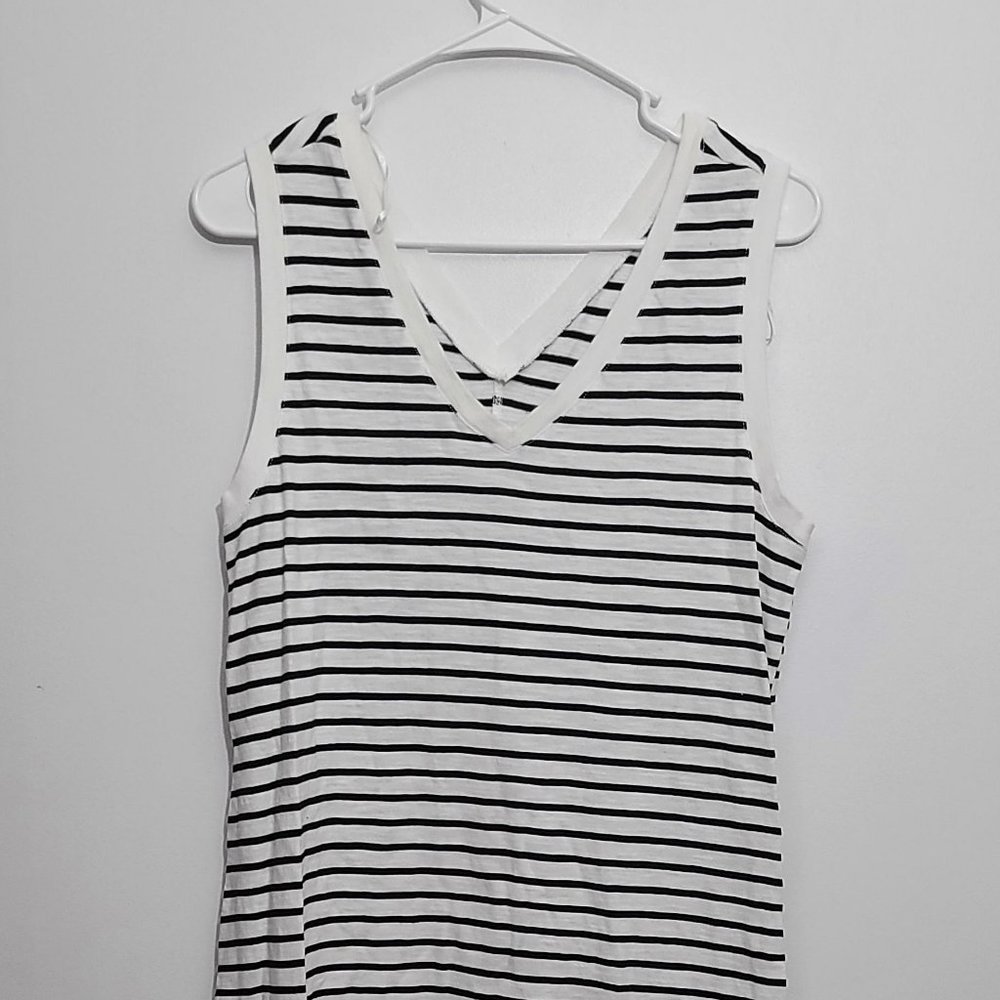 Time and Tru Women's Double V-Neck Shirttail Dress